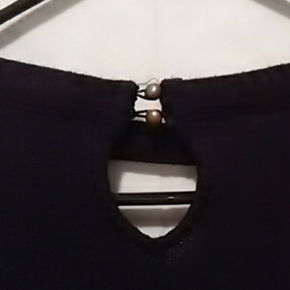 🖤Choker style Keyhole Top🖤 - Picture 5 of 8
